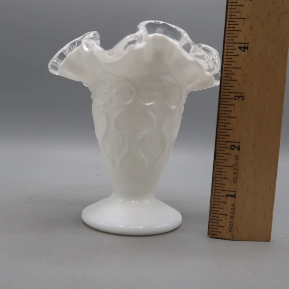 Vintage Fenton White Crest Spanish Lace Milk Glass Trumpet Ruffled Vase 6